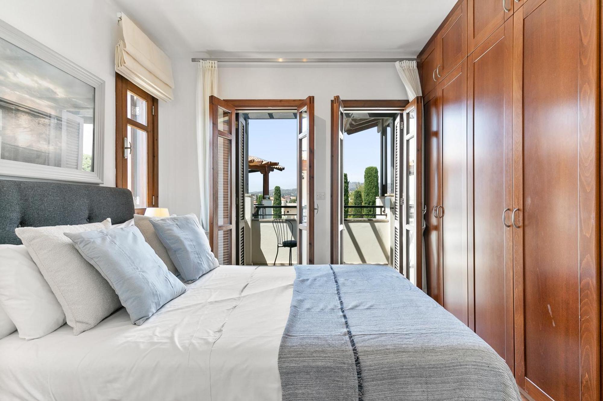 2 Bedroom Apartment Chloe With Communal Pool, Aphrodite Hills Resort เกาเคลีย ภายนอก รูปภาพ