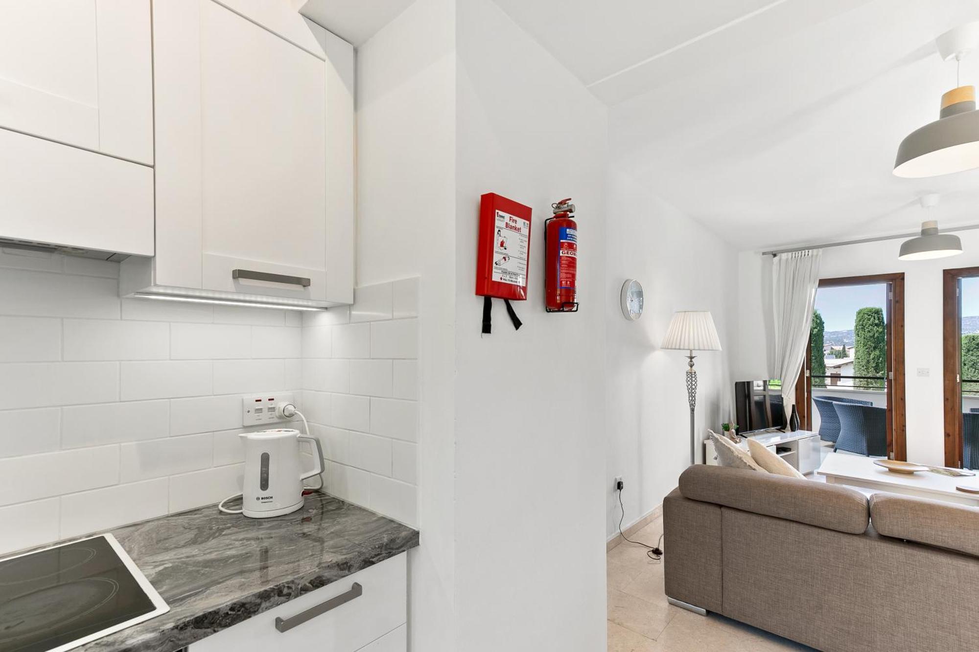 2 Bedroom Apartment Chloe With Communal Pool, Aphrodite Hills Resort เกาเคลีย ภายนอก รูปภาพ
