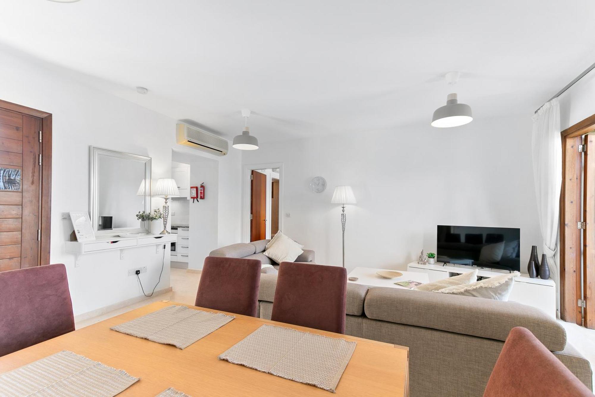2 Bedroom Apartment Chloe With Communal Pool, Aphrodite Hills Resort เกาเคลีย ภายนอก รูปภาพ
